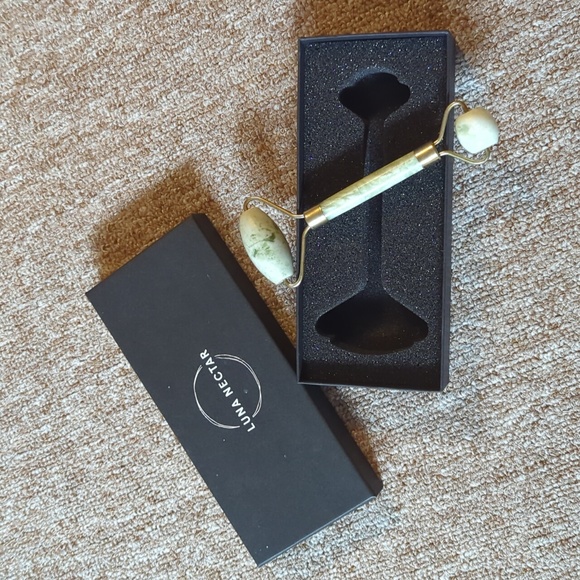 Other - Luna nectar jade face roller